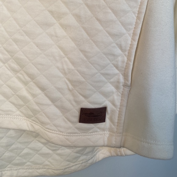 NWOT quilted turtle neck sweatshirt. - Picture 3 of 7